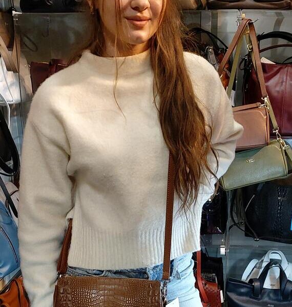 Skórzana przewieszka Vezze mieszcząca A5 "Coco" wzór 595